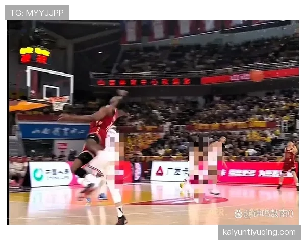 拉人犯规的判罚标准：何时构成可判罚的拉拽动作？