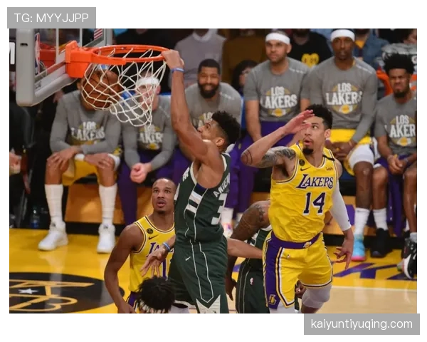 费舍尔关键无球跑位助攻率提升显著拉开湖人进攻空间