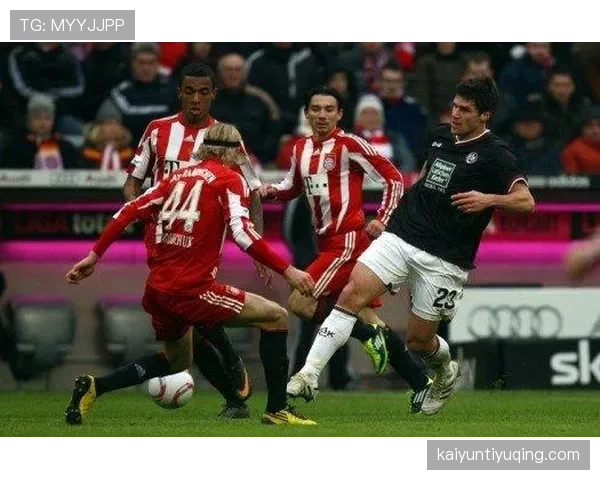 拜仁防守体系漏洞问题频现，近期表现波动对联赛稳定性形成影响。